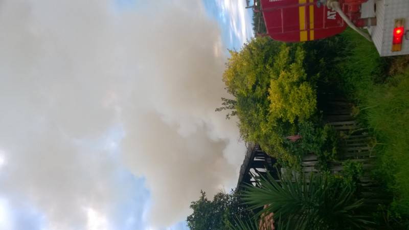 Casa é destruída pelo fogo — foto 1