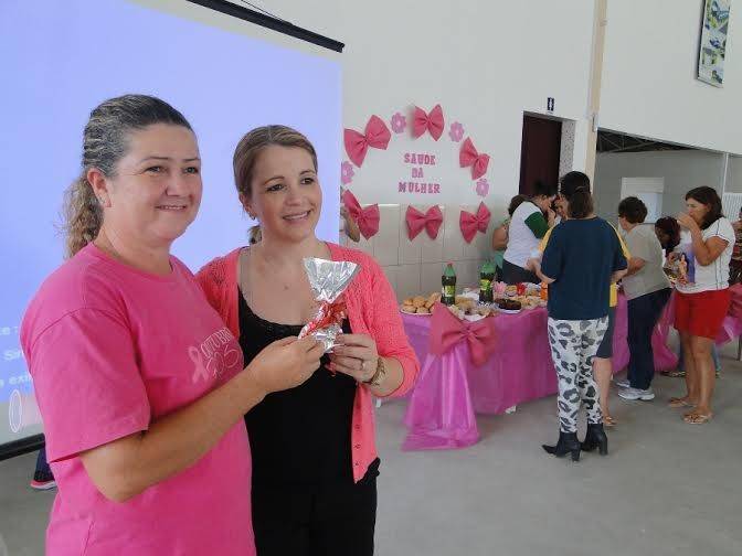 Fisioterapeuta orienta mulheres sobre o câncer de mama — foto 4