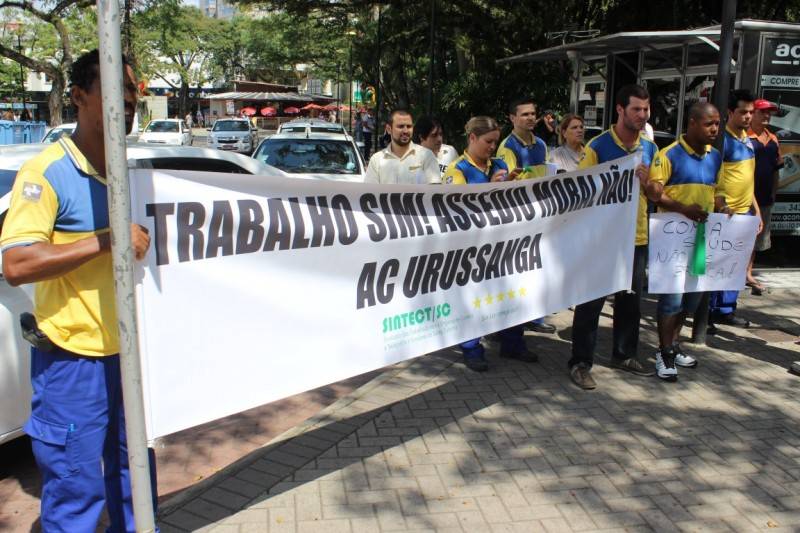 Sem ter reivindicações atendidas, mineiros protestam contra carboníferas — foto 1