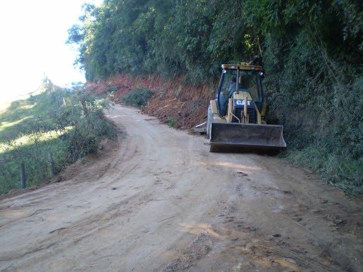 Governo de Cocal intensifica o trabalho de recuperação de estradas — foto 1