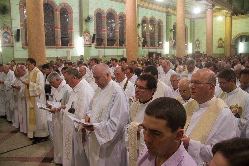 Paróquia São Donato acolhe a missa dos santos óleos — foto 1