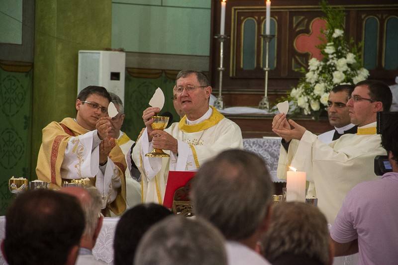 Paróquia São Donato acolhe a missa dos santos óleos — foto 2