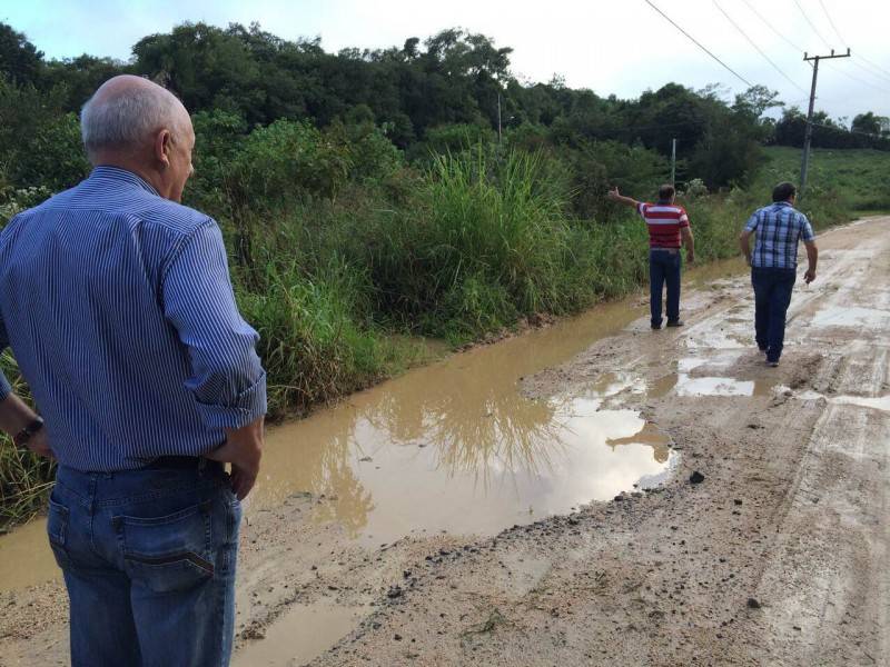 Deinfra e Prefeitura fecham parceria para manutenção de estrada — foto 1