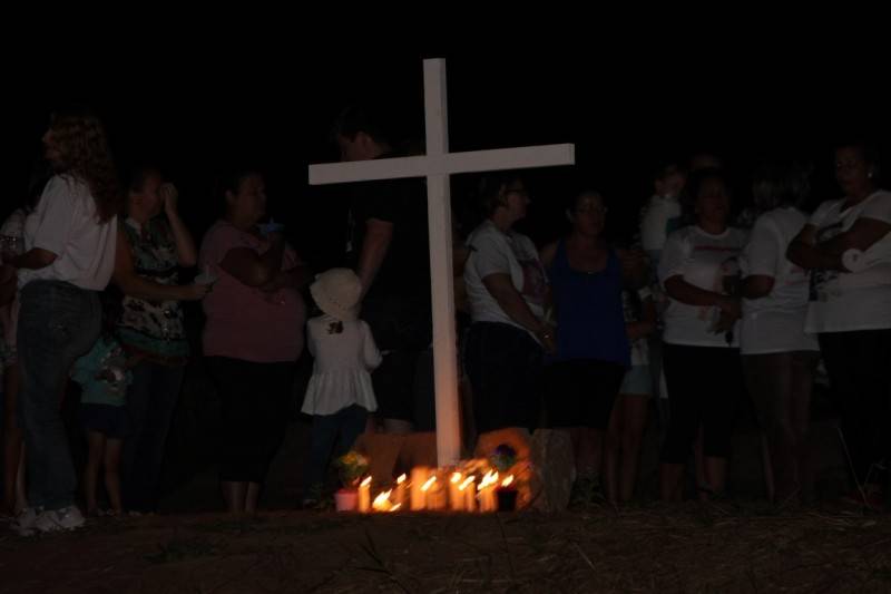 Após quase um mês de sua morte, população presta homenagem à Vivian Lais — foto 2