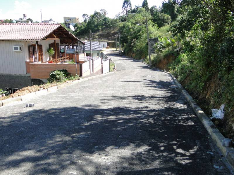 Duas ruas pavimentadas com lajotas ficam prontas esta semana — foto 1
