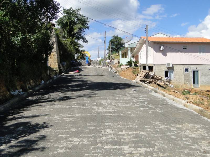 Duas ruas pavimentadas com lajotas ficam prontas esta semana — foto 2
