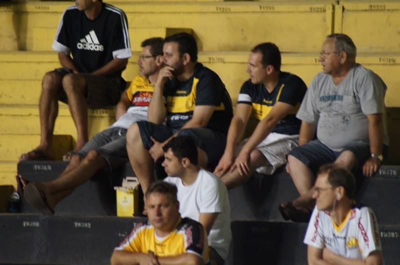 Pouco mais de 1,5 mil torcedores compareceram ao Majestoso — foto 7