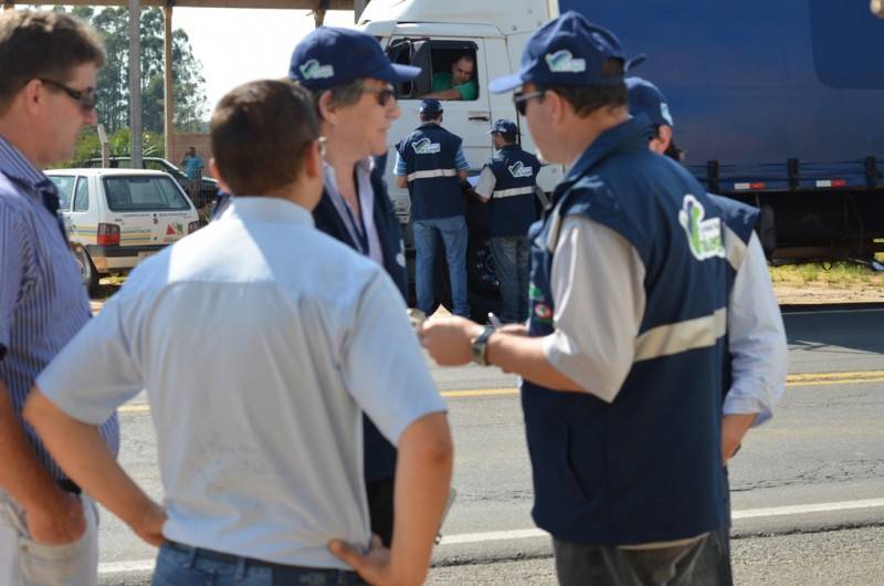 Blitz fiscaliza mercadorias em trânsito na região — foto 2
