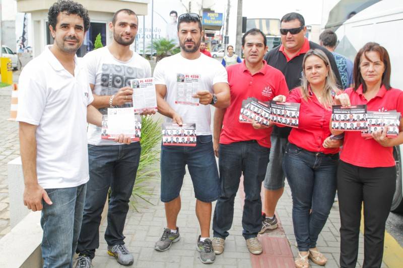 Sindicatos de Araranguá se unem contra o PL-4330 — foto 1