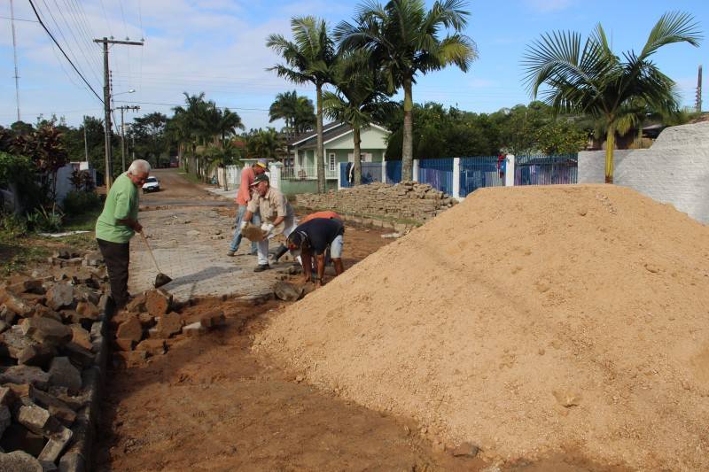 Trabalhos de recuperação de vias e limpeza são intensificados em Içara — foto 5