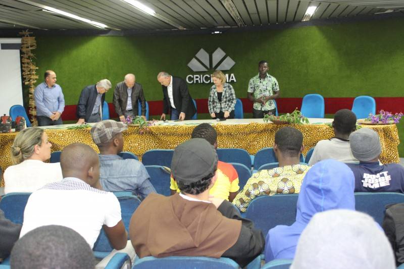 Guia do Imigrante é oficialmente lançado — foto 2