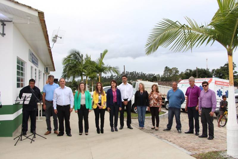 Lauro Müller inaugura reforma de unidade de Saúde e entrega novos veículos — foto 1