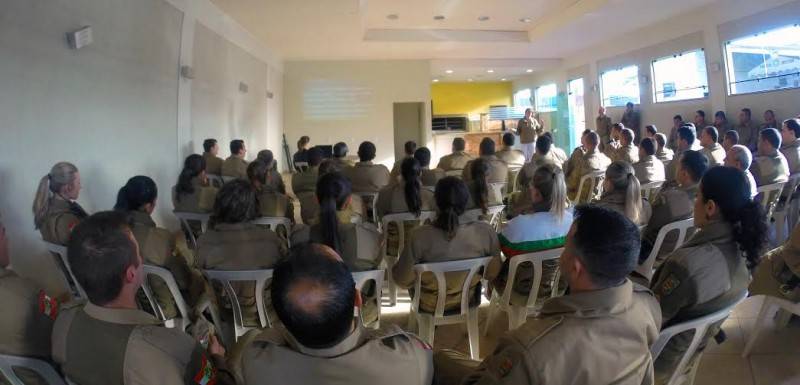 Saúde física e mental dos policiais militares é tema de palestras — foto 2
