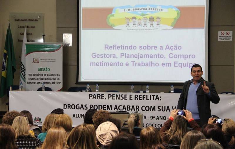 Diretor de Joinville profere palestra para diretores e secretários da Amrec — foto 1