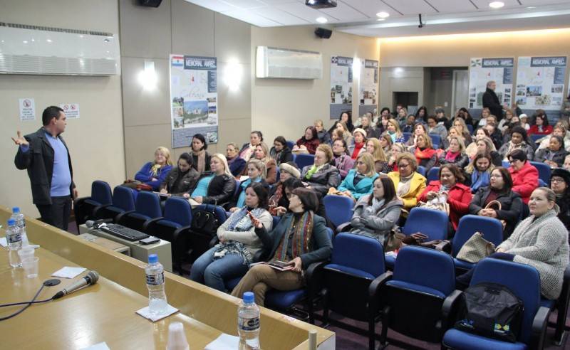 Diretor de Joinville profere palestra para diretores e secretários da Amrec — foto 2