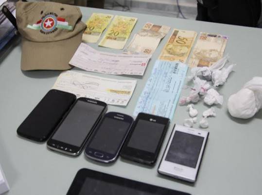 Polícia estoura ponto de tráfico de drogas no centro de Lauro Müller — foto 3