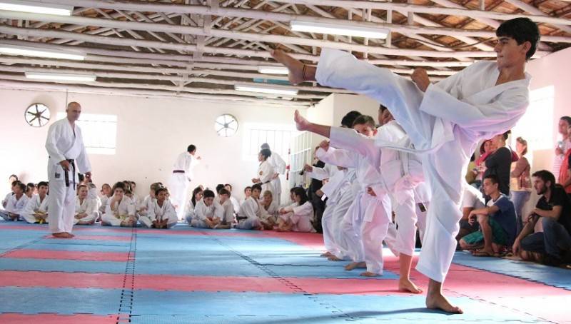 Caratecas içarenses passam por exame de graduação de faixa — foto 2