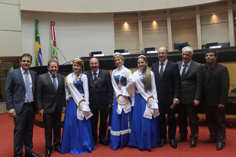 Comitiva divulga 21ª Festa da Tainha na Alesc — foto 1