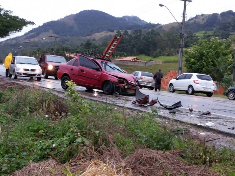Veículos colidem em Gravatal — foto 2