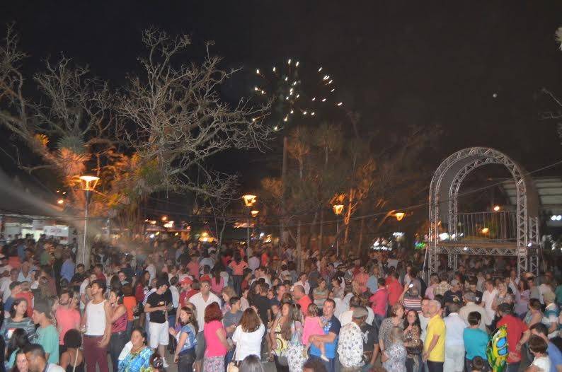 Noite de abertura consolida sucesso da 21ª Festa do Colono de Siderópolis — foto 1