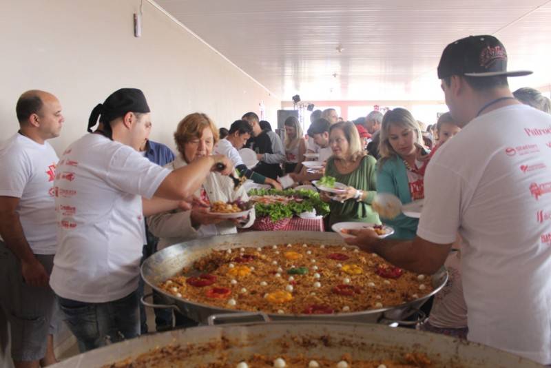 Paella Beneficente é sucesso no Balneário Rincão — foto 1
