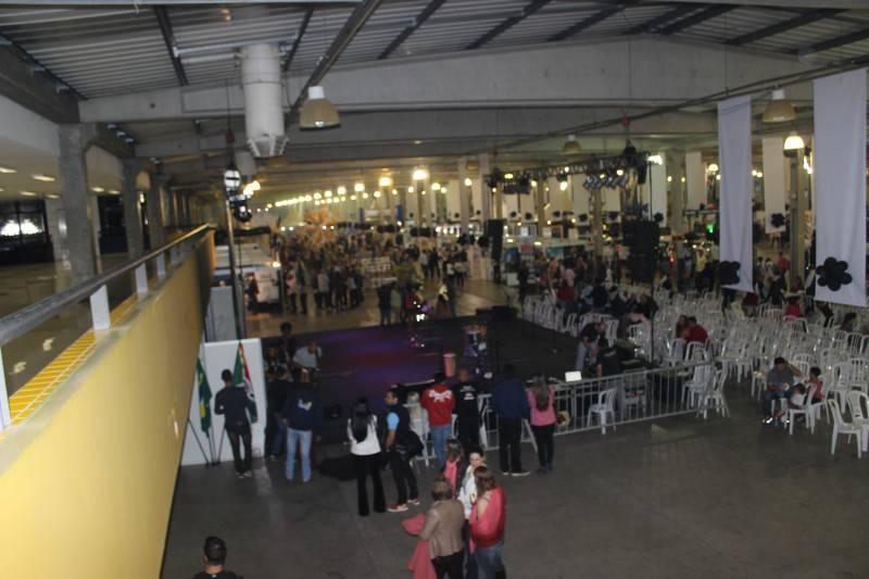 Segundo dia de festa mantém mesmo público da abertura — foto 1