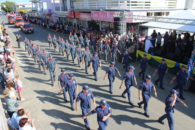 Educação e incentivo à leitura pautam desfile cívico do Rincão — foto 1