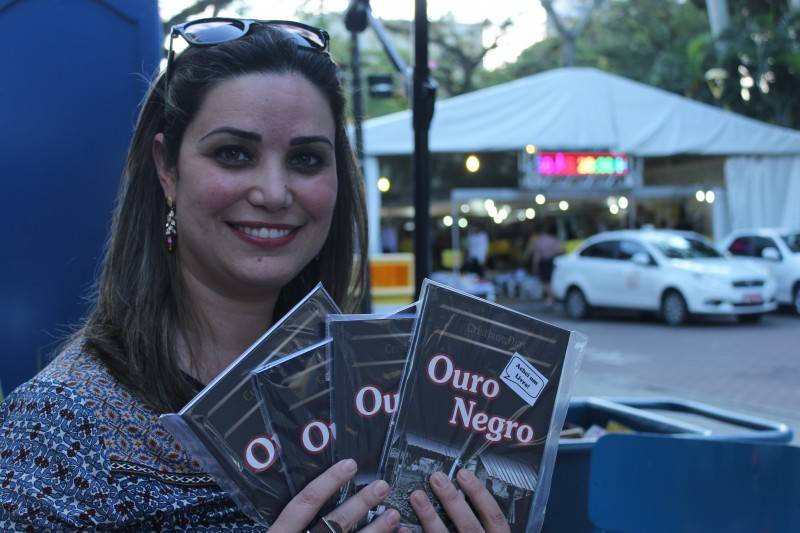 Professora escritora lança projeto Achei um Livro — foto 2
