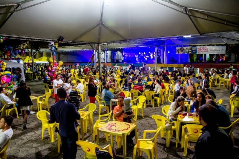 Primeiro dia de Food Truck na Unisul supera expectativa — foto 1