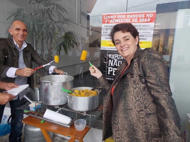 Em greve há 17 dias, bancários promovem a primeira Milhãozada — foto 1