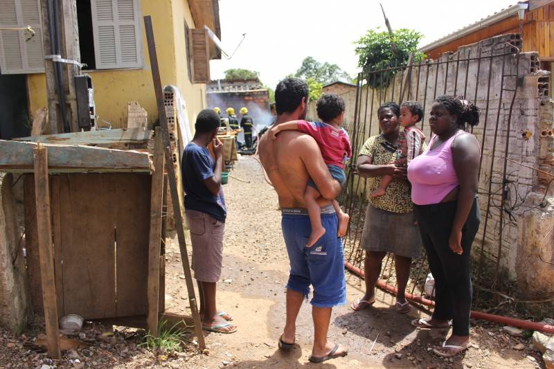 VÍDEO: Família perde tudo após incêndio em residência — foto 12