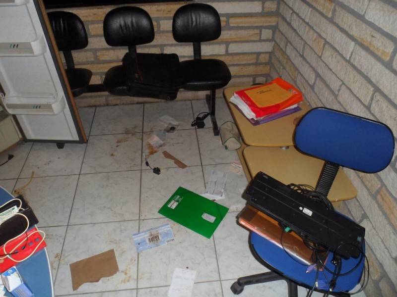 PM recupera veículos furtados de revenda de automóveis — foto 2