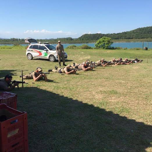 Policiais militares passam por habilitação — foto 1