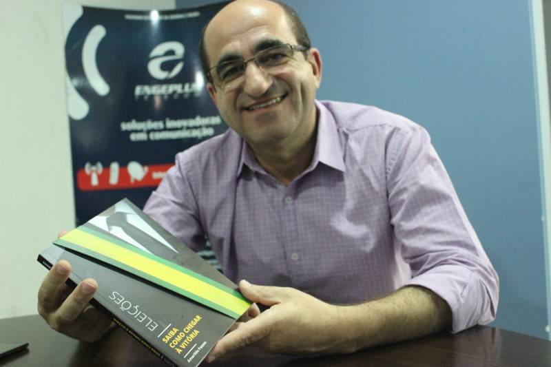 Publicitário lança livro sobre campanhas políticas — foto 1