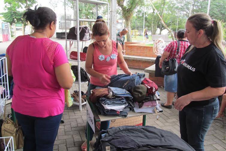 Instituto promove bazar beneficente em prol dos animais — foto 2