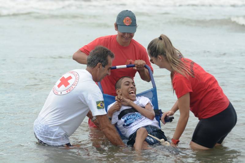 Evento marca abertura da 3ª Edição do Praia Acessível — foto 1