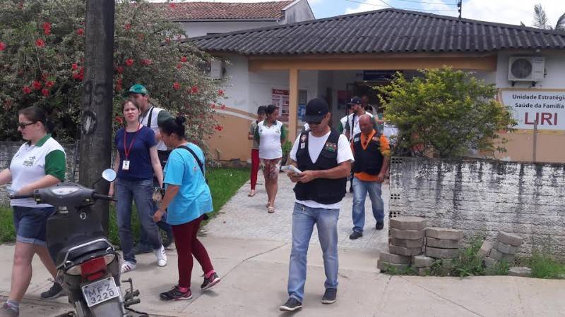  Em I�ara, as casas que passarem pela vistoria, receber�o um selo de aprova��o. Caso encontrado algum foco, todo o trabalho de limpeza e orienta��o ser� realizado com os propriet�rios. 