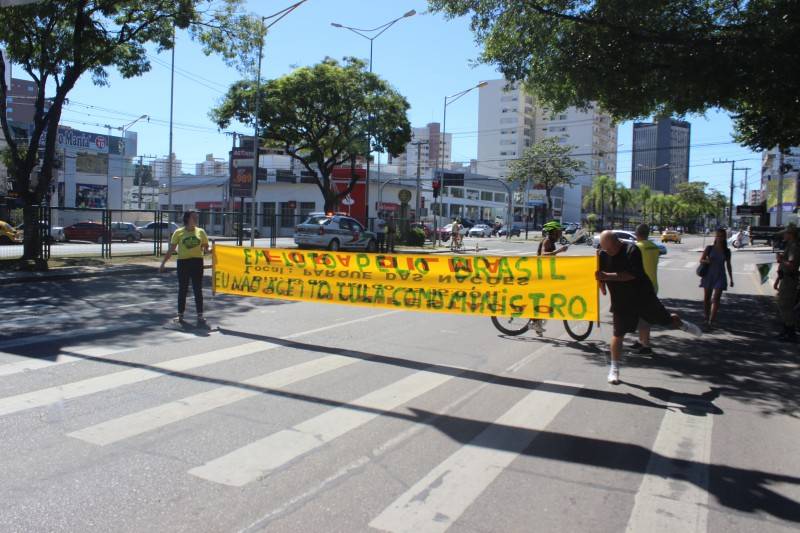 VÍDEO: Manifestantes realizam ato contra posse de Lula — foto 2