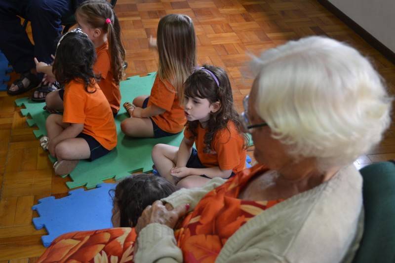 Idosos e crianças do SESI têm tarde de integração — foto 2