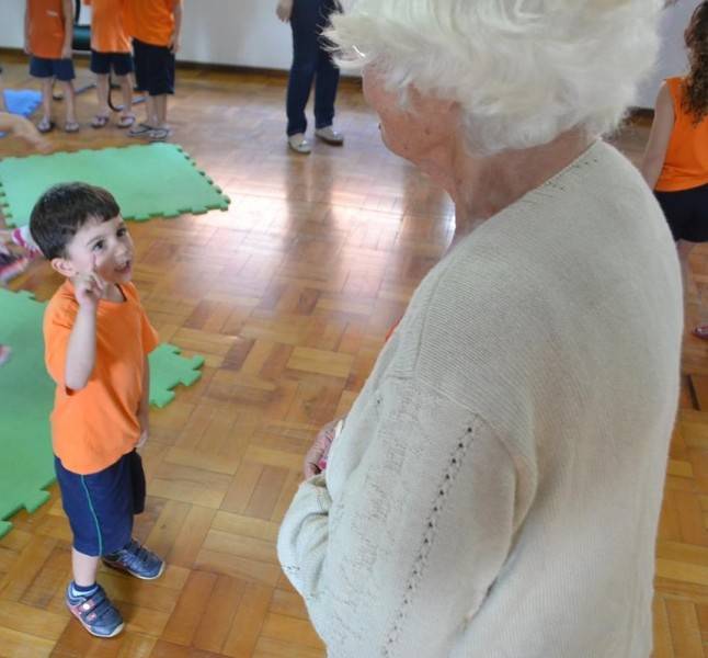Idosos e crianças do SESI têm tarde de integração — foto 8