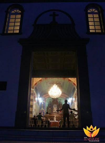 Jovens passarão madrugada em adoração na sexta-feira — foto 1