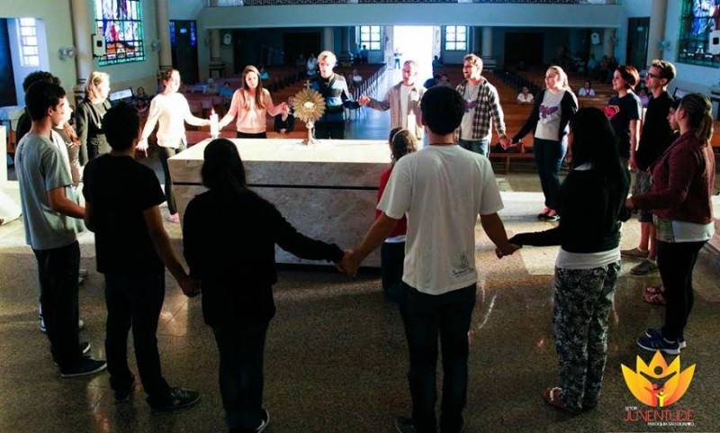 Jovens passarão madrugada em adoração na sexta-feira — foto 3
