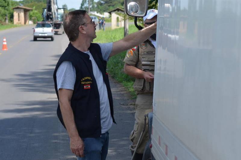 Blitz fiscaliza mercadorias em trânsito — foto 2