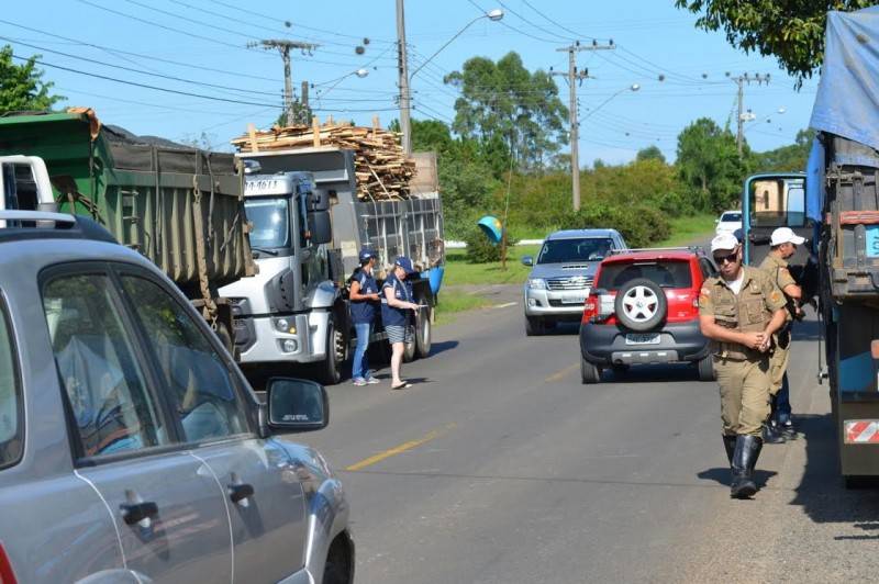Blitz fiscaliza mercadorias em trânsito — foto 3