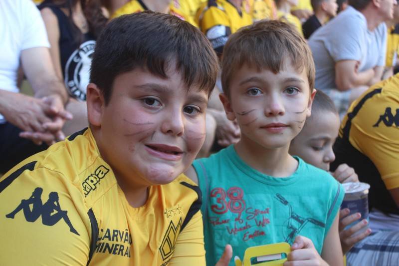 Coelhinhos carvoeiros tomam conta do Majestoso — foto 2