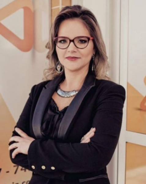 Let�cia Zanini, diretora da Perfil Dois