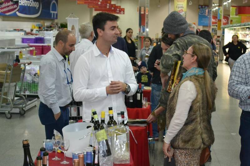 Mais de 100 rótulos à disposição na 1º Feira de Vinhos — foto 1