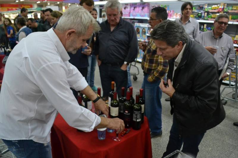 Mais de 100 rótulos à disposição na 1º Feira de Vinhos — foto 2