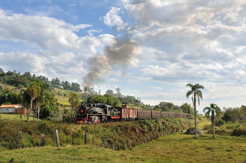 Passeios de Maria Fumaça visam impulsionar o turismo — foto 1