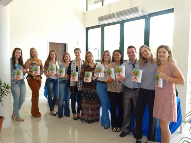 Livro do curso de Psicologia aborda o sentimento de idosos — foto 2